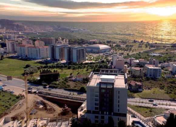 2-bedroom apartment in a residence with hotel-style facilities. Bar