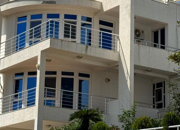 Villa with 5 bedrooms in a gated community. Dobra Voda, Bar