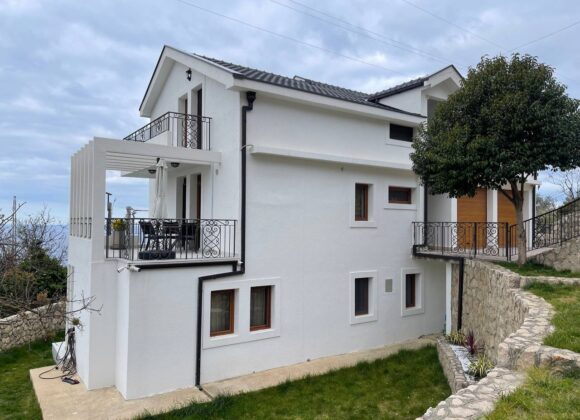 Villa with panoramic sea views. Dobra Voda (Bar)