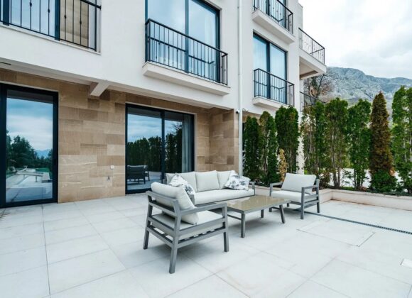 5-bedroom villa with a pool. Reževići (Budva)